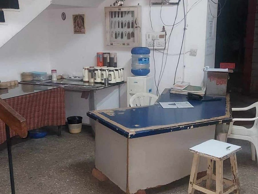 An Air India crew member, furious at the condition of the accommodation, took to microblogging platform X and called out the airline for treating the crew "this way".

 - X/@manishasinghal
